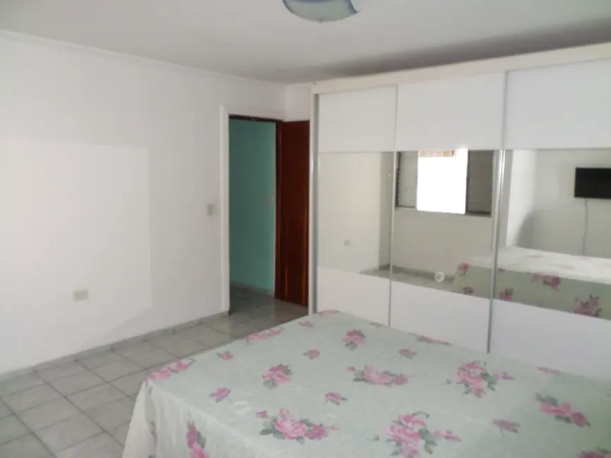 Foto 3 de Casa com 2 quartos à venda, 352m2 em Jardim Saint Moritz, Taboao Da Serra - SP