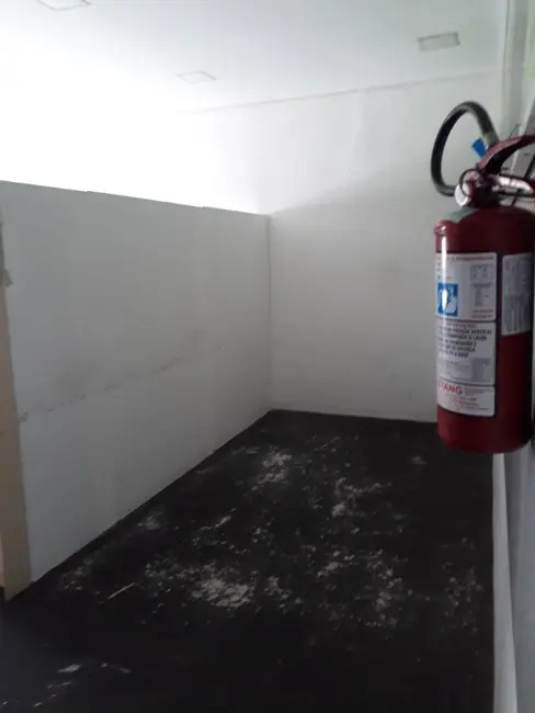 Foto 5 de Sala Comercial para alugar, 65m2 em Parque Jacarandá, Taboao Da Serra - SP