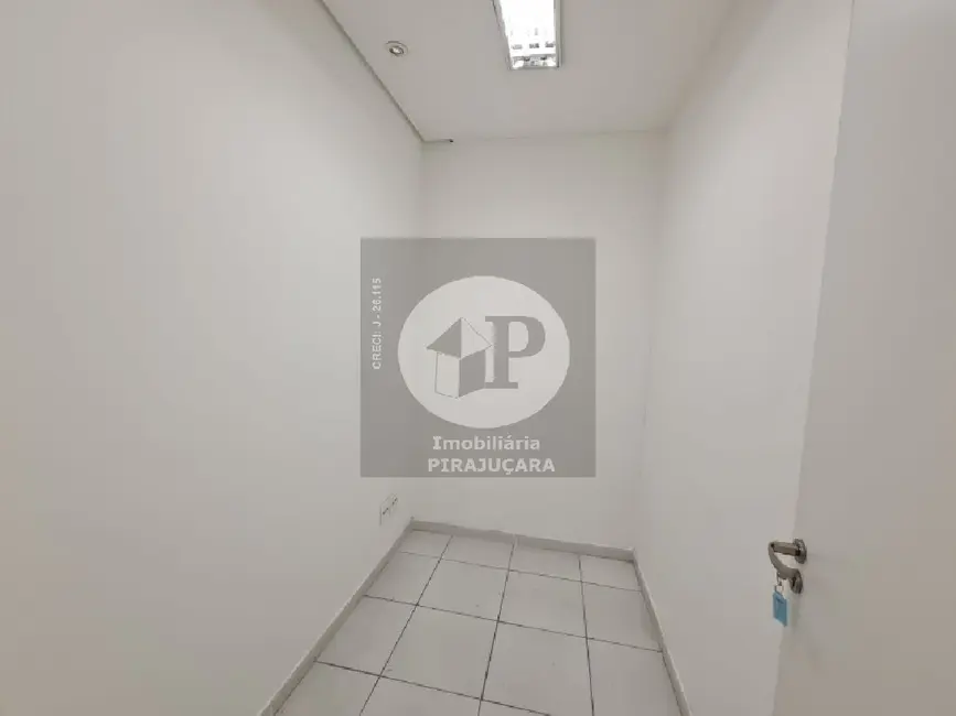 Armazém / Galpão para alugar, 810m2 em Jardim Santa Bárbara, Embu Das Artes - SP - imagem 7 Foto 7 de Armazém / Galpão para alugar, 810m2 em Jardim Santa Bárbara, Embu Das Artes - SP