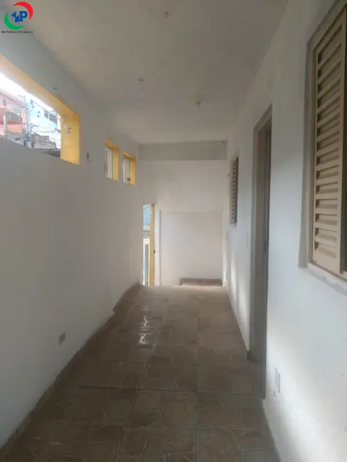 Foto 3 de Casa com 2 quartos para alugar, 30m2 em Parque Luíza, Embu Das Artes - SP
