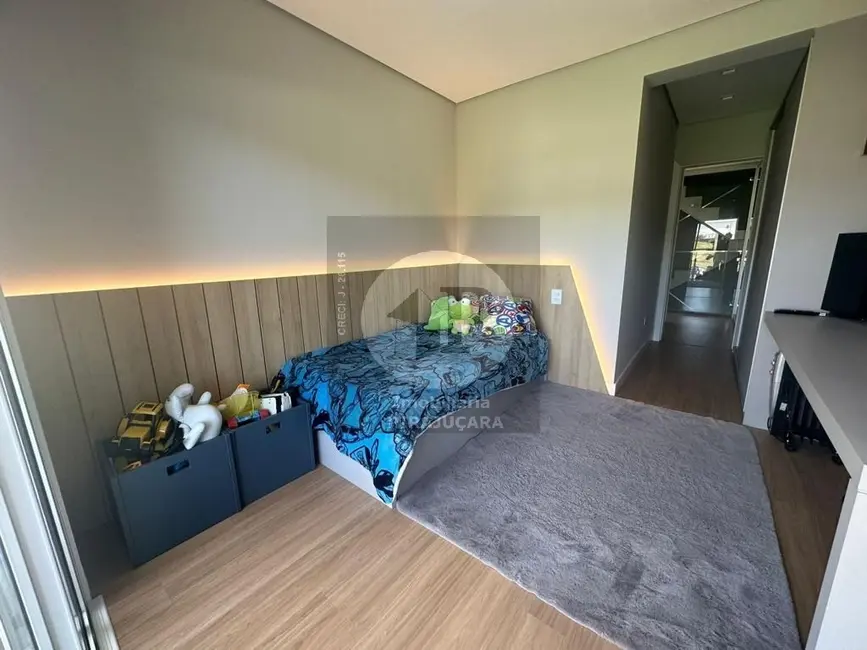 Foto 4 de Casa com 3 quartos à venda, 232m2 em Sítio Boa Vista, Cotia - SP