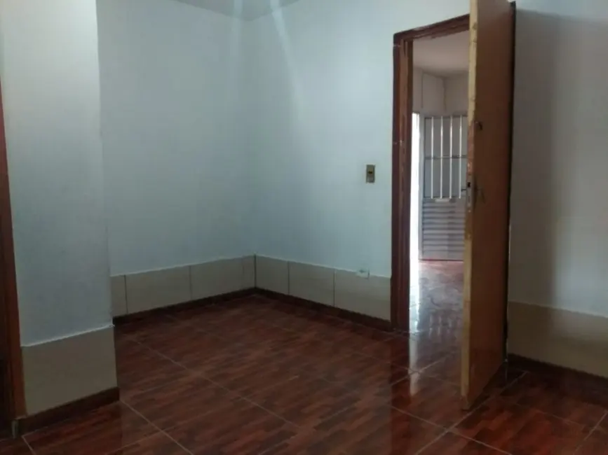 Foto 5 de Casa com 2 quartos para alugar, 140m2 em Taboao Da Serra - SP