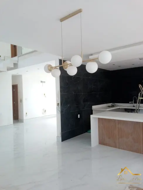 Foto 4 de Casa de Condomínio com 4 quartos à venda, 298m2 em Parque São Benedito, Campos Dos Goytacazes - RJ