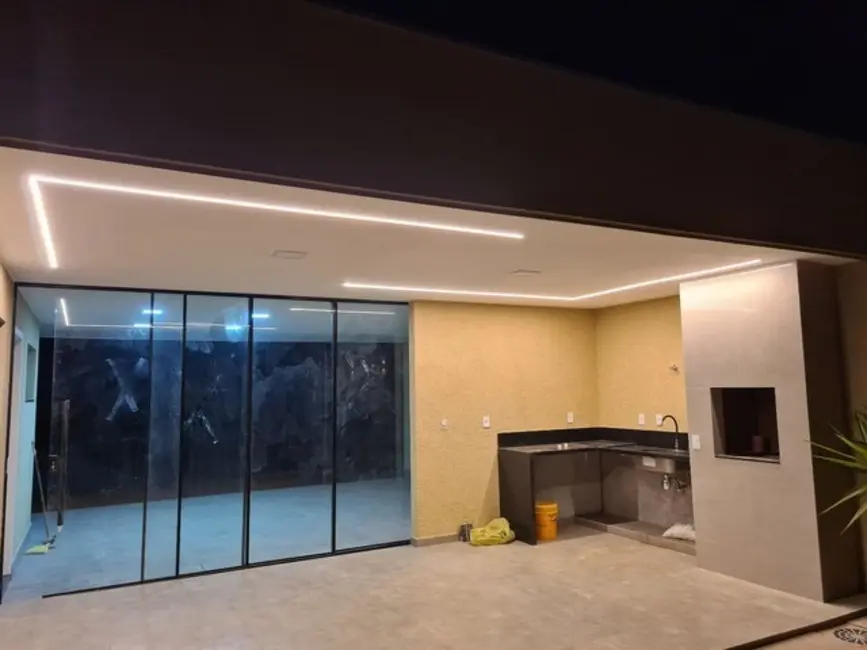 Casa com 3 quartos à venda, 250m2 em Setor Habitacional Arniqueira (Águas Claras), Brasilia - DF - imagem 5 Foto 5 de Casa com 3 quartos à venda, 250m2 em Setor Habitacional Arniqueira (Águas Claras), Brasilia - DF