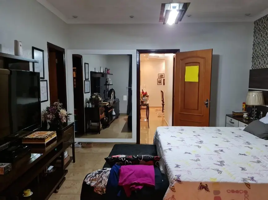 Casa com 5 quartos à venda, 1650m2 em Setor Habitacional Arniqueira (Águas Claras), Brasilia - DF - imagem 9 Foto 9 de Casa com 5 quartos à venda, 1650m2 em Setor Habitacional Arniqueira (Águas Claras), Brasilia - DF