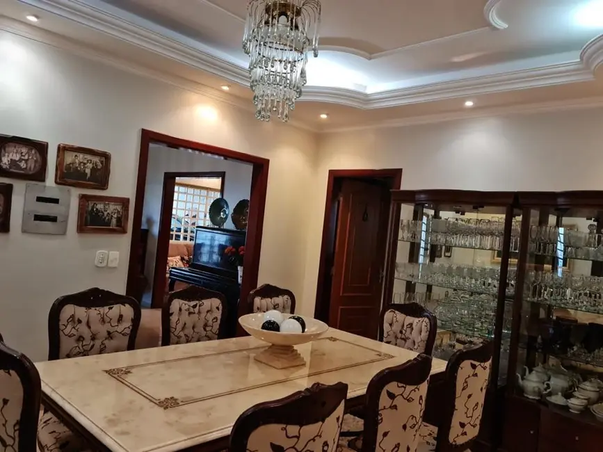 Casa com 5 quartos à venda, 1650m2 em Setor Habitacional Arniqueira (Águas Claras), Brasilia - DF - imagem 6 Foto 6 de Casa com 5 quartos à venda, 1650m2 em Setor Habitacional Arniqueira (Águas Claras), Brasilia - DF