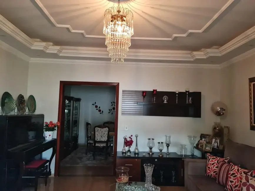 Casa com 5 quartos à venda, 1650m2 em Setor Habitacional Arniqueira (Águas Claras), Brasilia - DF - imagem 7 Foto 7 de Casa com 5 quartos à venda, 1650m2 em Setor Habitacional Arniqueira (Águas Claras), Brasilia - DF