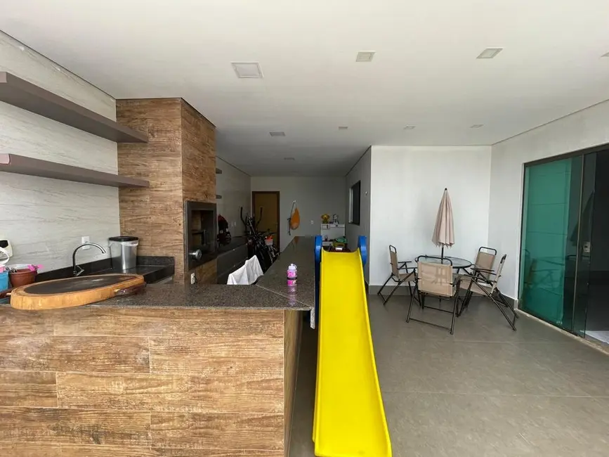 Casa com 4 quartos à venda, 250m2 em Brasilia - DF - imagem 8 Foto 8 de Casa com 4 quartos à venda, 250m2 em Brasilia - DF