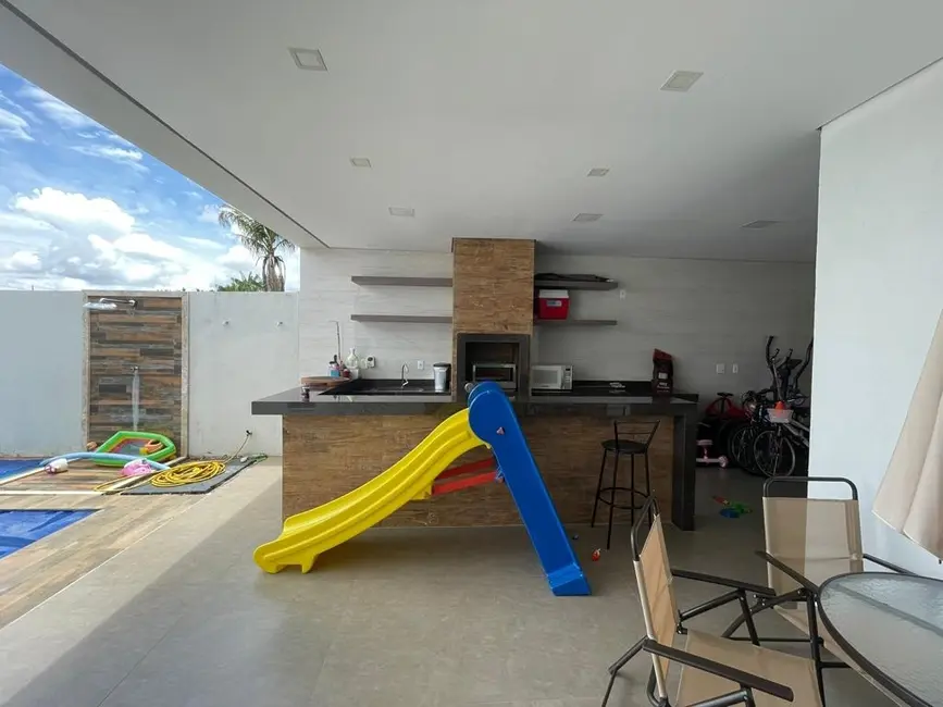 Casa com 4 quartos à venda, 250m2 em Brasilia - DF - imagem 9 Foto 9 de Casa com 4 quartos à venda, 250m2 em Brasilia - DF