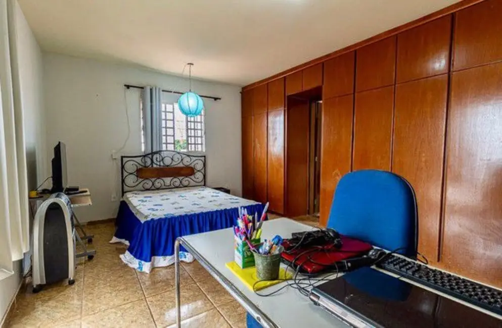 Casa com 5 quartos à venda, 830m2 em Setor Habitacional Arniqueira (Águas Claras), Brasilia - DF - imagem 4 Foto 4 de Casa com 5 quartos à venda, 830m2 em Setor Habitacional Arniqueira (Águas Claras), Brasilia - DF