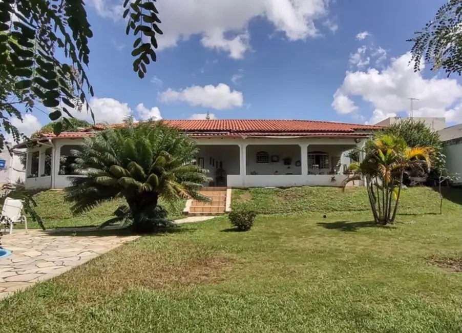 Casa com 5 quartos à venda, 1400m2 em Setor Habitacional Arniqueira (Águas Claras), Brasilia - DF - imagem 6 Foto 6 de Casa com 5 quartos à venda, 1400m2 em Setor Habitacional Arniqueira (Águas Claras), Brasilia - DF