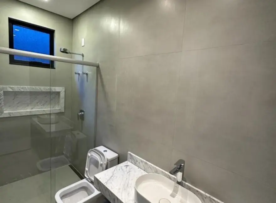 Casa com 3 quartos à venda, 430m2 em Setor Habitacional Arniqueira (Águas Claras), Brasilia - DF - imagem 4 Foto 4 de Casa com 3 quartos à venda, 430m2 em Setor Habitacional Arniqueira (Águas Claras), Brasilia - DF