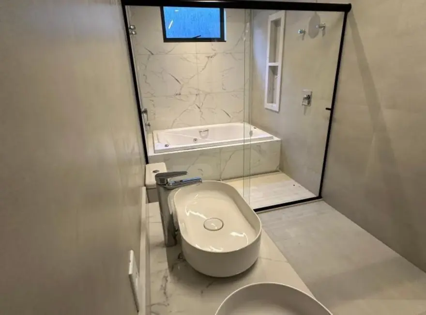 Casa com 3 quartos à venda, 430m2 em Setor Habitacional Arniqueira (Águas Claras), Brasilia - DF - imagem 5 Foto 5 de Casa com 3 quartos à venda, 430m2 em Setor Habitacional Arniqueira (Águas Claras), Brasilia - DF