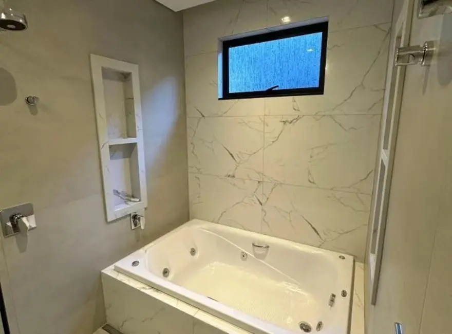 Casa com 3 quartos à venda, 430m2 em Setor Habitacional Arniqueira (Águas Claras), Brasilia - DF - imagem 9 Foto 9 de Casa com 3 quartos à venda, 430m2 em Setor Habitacional Arniqueira (Águas Claras), Brasilia - DF