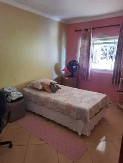 Casa com 3 quartos à venda, 1260m2 em Setor Habitacional Arniqueira (Águas Claras), Brasilia - DF - imagem 4 Foto 4 de Casa com 3 quartos à venda, 1260m2 em Setor Habitacional Arniqueira (Águas Claras), Brasilia - DF