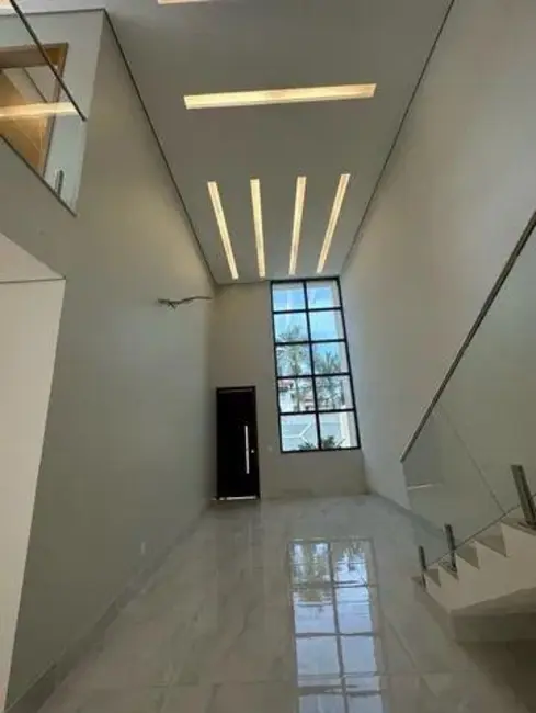 Casa com 4 quartos à venda, 390m2 em Setor Habitacional Vicente Pires, Brasilia - DF - imagem 3 Foto 3 de Casa com 4 quartos à venda, 390m2 em Setor Habitacional Vicente Pires, Brasilia - DF