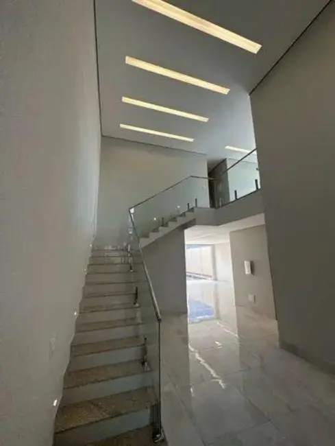 Casa com 4 quartos à venda, 390m2 em Setor Habitacional Vicente Pires, Brasilia - DF - imagem 5 Foto 5 de Casa com 4 quartos à venda, 390m2 em Setor Habitacional Vicente Pires, Brasilia - DF