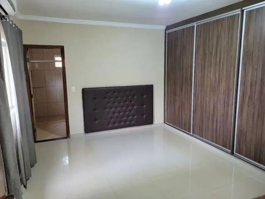 Casa com 3 quartos à venda, 270m2 em Setor Habitacional Arniqueira (Águas Claras), Brasilia - DF - imagem 9 Foto 9 de Casa com 3 quartos à venda, 270m2 em Setor Habitacional Arniqueira (Águas Claras), Brasilia - DF