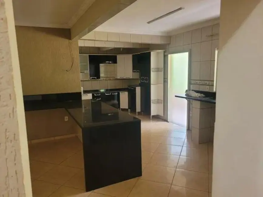 Casa com 3 quartos à venda, 270m2 em Setor Habitacional Arniqueira (Águas Claras), Brasilia - DF - imagem 4 Foto 4 de Casa com 3 quartos à venda, 270m2 em Setor Habitacional Arniqueira (Águas Claras), Brasilia - DF