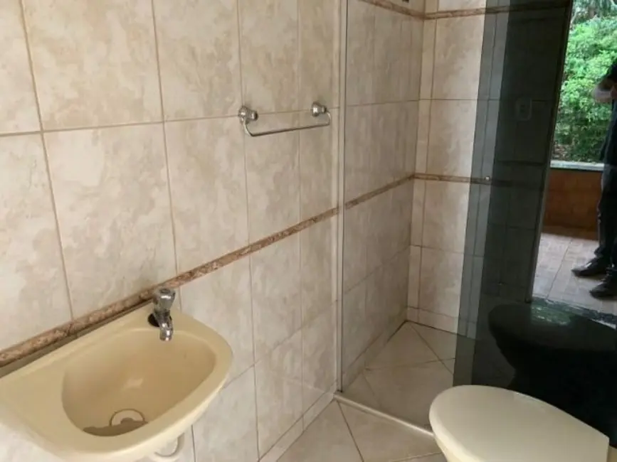 Casa com 3 quartos à venda, 400m2 em Brasilia - DF - imagem 3 Foto 3 de Casa com 3 quartos à venda, 400m2 em Brasilia - DF