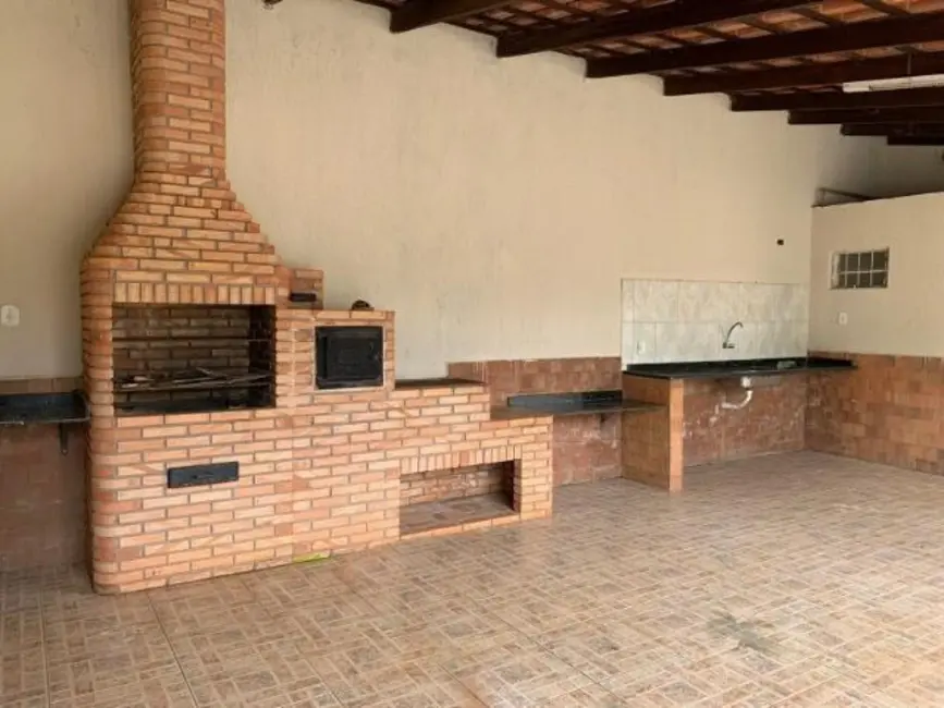 Casa com 3 quartos à venda, 400m2 em Brasilia - DF - imagem 8 Foto 8 de Casa com 3 quartos à venda, 400m2 em Brasilia - DF