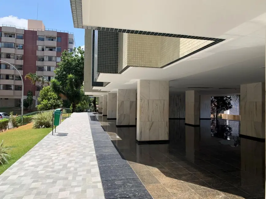 Foto 2 de Apartamento com 2 quartos à venda, 74m2 em Asa Norte, Brasilia - DF