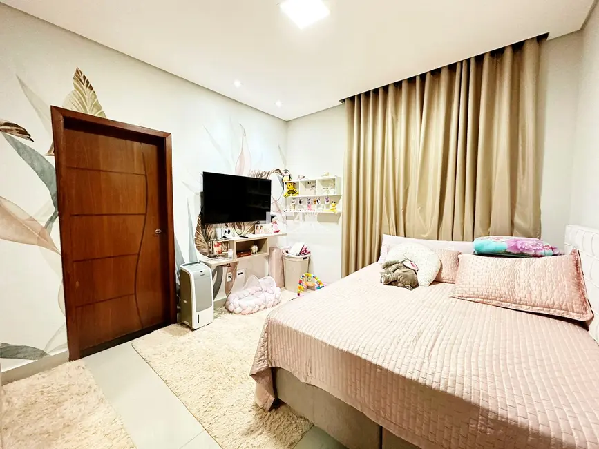 Casa com 4 quartos à venda, 411m2 em Setor Habitacional Arniqueira (Águas Claras), Brasilia - DF - imagem 8 Foto 8 de Casa com 4 quartos à venda, 411m2 em Setor Habitacional Arniqueira (Águas Claras), Brasilia - DF