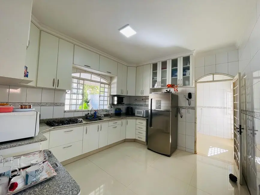 Casa com 3 quartos à venda, 595m2 em Setor Habitacional Vicente Pires, Brasilia - DF - imagem 5 Foto 5 de Casa com 3 quartos à venda, 595m2 em Setor Habitacional Vicente Pires, Brasilia - DF