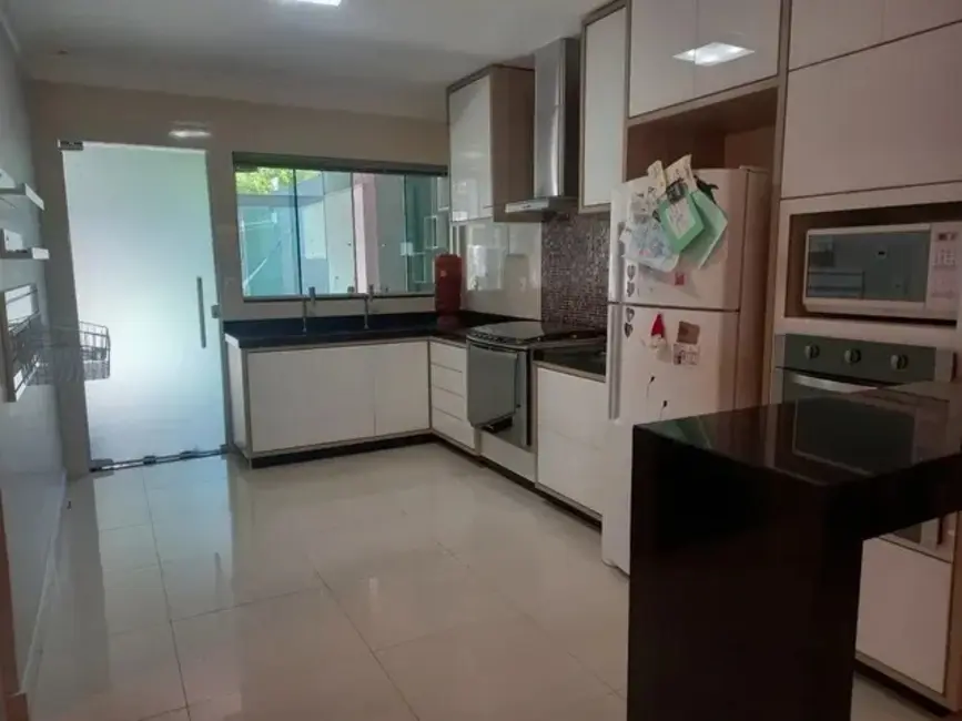 Casa com 3 quartos à venda, 400m2 em Setor Habitacional Vicente Pires, Brasilia - DF - imagem 8 Foto 8 de Casa com 3 quartos à venda, 400m2 em Setor Habitacional Vicente Pires, Brasilia - DF