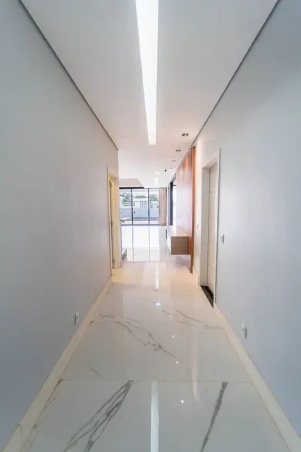 Casa com 5 quartos à venda, 400m2 em Região dos Lagos (Sobradinho), Brasilia - DF - imagem 7 Foto 7 de Casa com 5 quartos à venda, 400m2 em Região dos Lagos (Sobradinho), Brasilia - DF