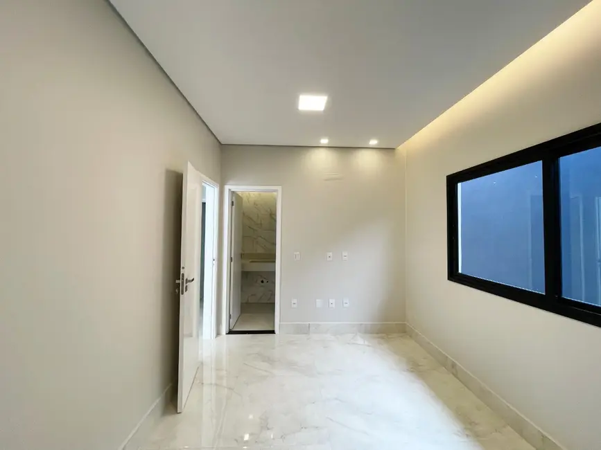 Casa com 3 quartos à venda, 260m2 em Setor Habitacional Vicente Pires, Brasilia - DF - imagem 5 Foto 5 de Casa com 3 quartos à venda, 260m2 em Setor Habitacional Vicente Pires, Brasilia - DF