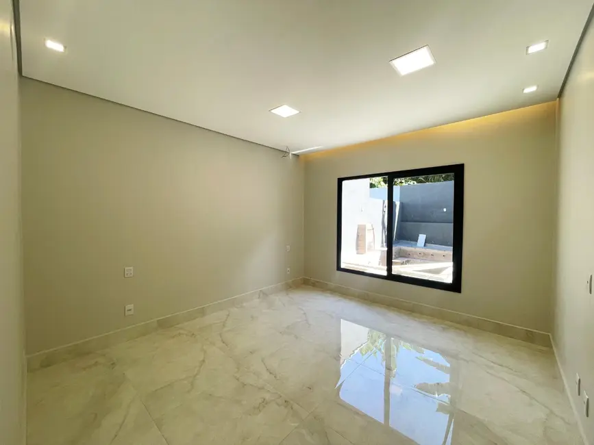 Casa com 3 quartos à venda, 260m2 em Setor Habitacional Vicente Pires, Brasilia - DF - imagem 4 Foto 4 de Casa com 3 quartos à venda, 260m2 em Setor Habitacional Vicente Pires, Brasilia - DF