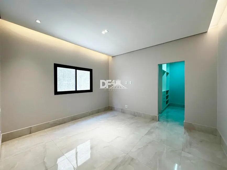 Casa com 4 quartos à venda, 400m2 em Setor Habitacional Arniqueira (Águas Claras), Brasilia - DF - imagem 9 Foto 9 de Casa com 4 quartos à venda, 400m2 em Setor Habitacional Arniqueira (Águas Claras), Brasilia - DF
