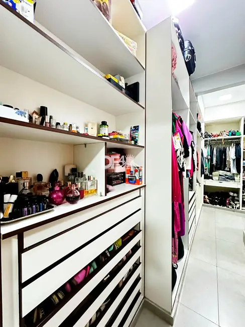 Casa de Condomínio com 3 quartos à venda, 300m2 em Setor Habitacional Arniqueira (Águas Claras), Brasilia - DF - imagem 9 Foto 9 de Casa de Condomínio com 3 quartos à venda, 300m2 em Setor Habitacional Arniqueira (Águas Claras), Brasilia - DF