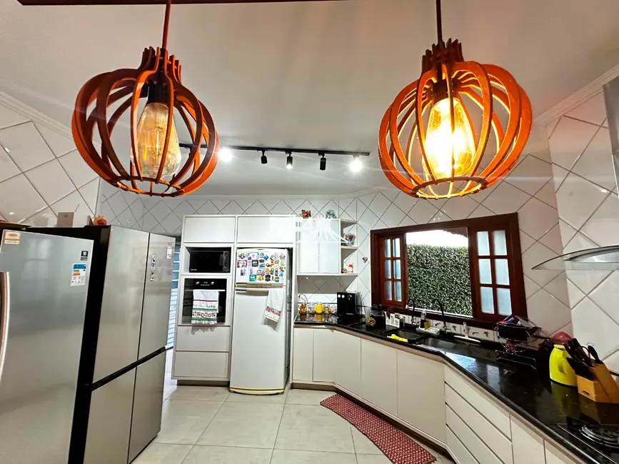 Casa de Condomínio com 3 quartos à venda, 300m2 em Setor Habitacional Arniqueira (Águas Claras), Brasilia - DF - imagem 5 Foto 5 de Casa de Condomínio com 3 quartos à venda, 300m2 em Setor Habitacional Arniqueira (Águas Claras), Brasilia - DF