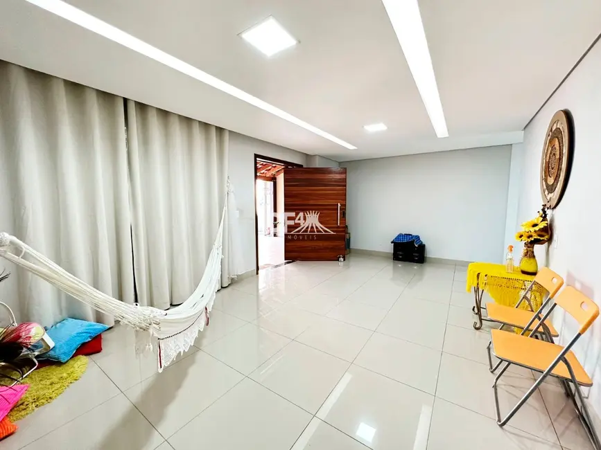 Casa com 4 quartos à venda, 261m2 em Setor Habitacional Arniqueira (Águas Claras), Brasilia - DF - imagem 6 Foto 6 de Casa com 4 quartos à venda, 261m2 em Setor Habitacional Arniqueira (Águas Claras), Brasilia - DF