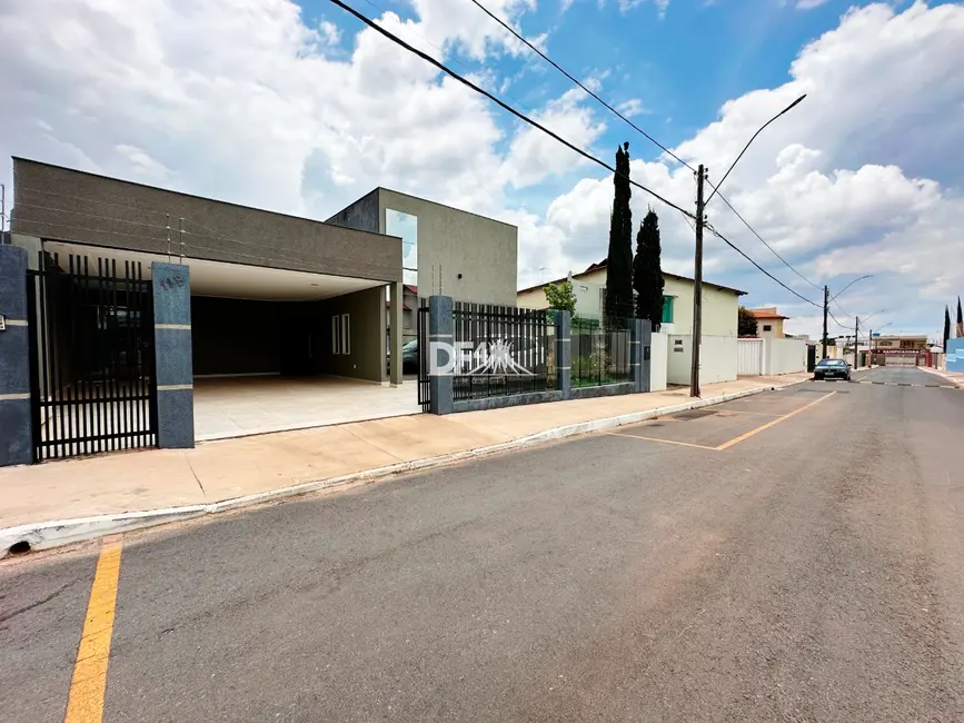 Foto 2 de Casa de Condomínio com 3 quartos à venda, 500m2 em Brasilia - DF
