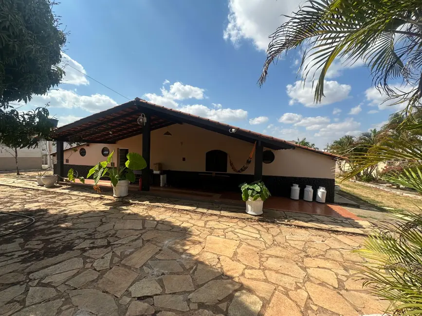 Casa com 4 quartos à venda, 2300m2 em Setor Habitacional Arniqueira (Águas Claras), Brasilia - DF - imagem 6 Foto 6 de Casa com 4 quartos à venda, 2300m2 em Setor Habitacional Arniqueira (Águas Claras), Brasilia - DF