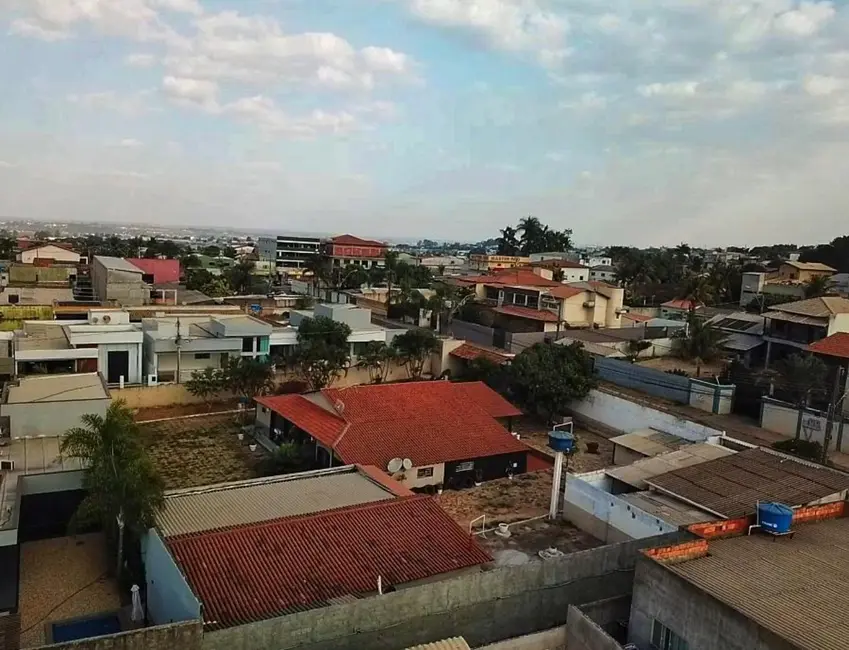 Casa com 4 quartos à venda, 2300m2 em Setor Habitacional Arniqueira (Águas Claras), Brasilia - DF - imagem 4 Foto 4 de Casa com 4 quartos à venda, 2300m2 em Setor Habitacional Arniqueira (Águas Claras), Brasilia - DF