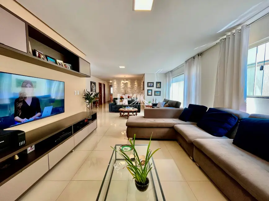 Foto 1 de Casa com 4 quartos à venda, 300m2 em Setor Habitacional Vicente Pires, Brasilia - DF