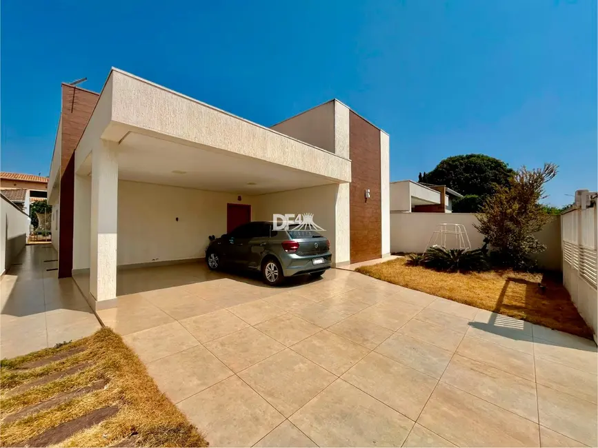 Casa com 4 quartos à venda, 300m2 em Setor Habitacional Vicente Pires, Brasilia - DF - imagem 3 Foto 3 de Casa com 4 quartos à venda, 300m2 em Setor Habitacional Vicente Pires, Brasilia - DF