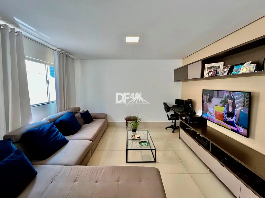 Casa com 4 quartos à venda, 300m2 em Setor Habitacional Vicente Pires, Brasilia - DF - imagem 5 Foto 5 de Casa com 4 quartos à venda, 300m2 em Setor Habitacional Vicente Pires, Brasilia - DF