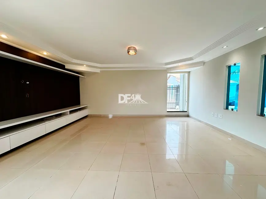 Foto 1 de Casa com 3 quartos à venda, 500m2 em Brasilia - DF