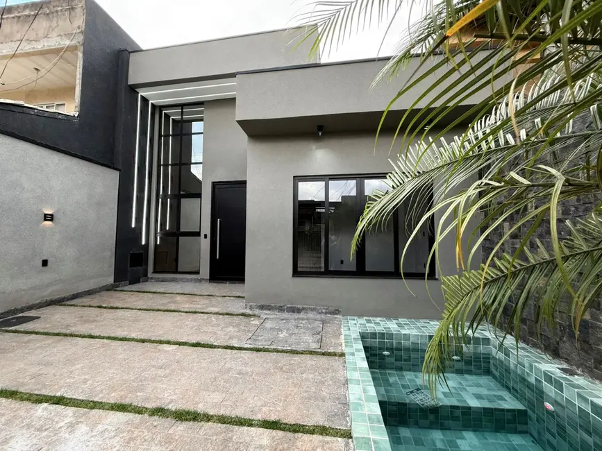 Casa com 3 quartos à venda, 135m2 em Samambaia Sul (Samambaia), Brasilia - DF - imagem 2 Foto 2 de Casa com 3 quartos à venda, 135m2 em Samambaia Sul (Samambaia), Brasilia - DF