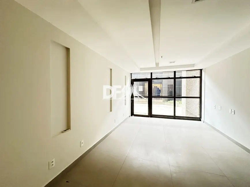 Sala Comercial para alugar, 33m2 em Asa Norte, Brasilia - DF - imagem 3 Foto 3 de Sala Comercial para alugar, 33m2 em Asa Norte, Brasilia - DF