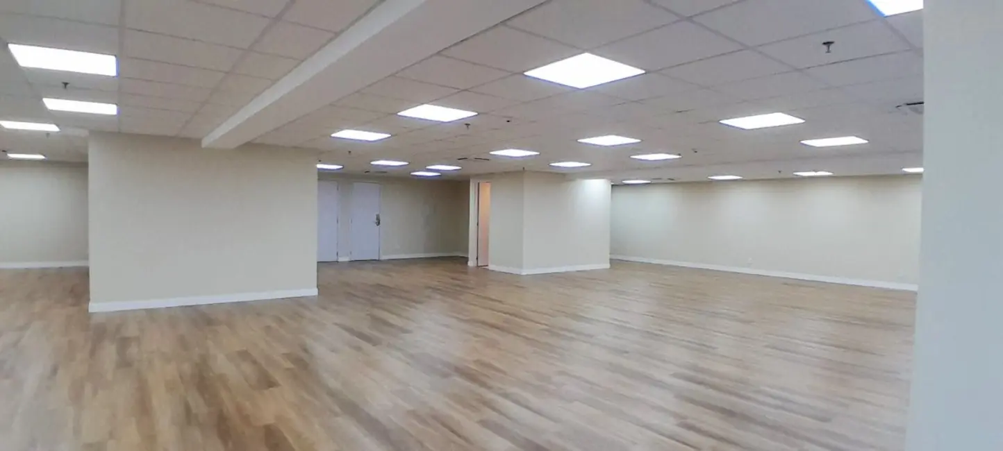 Sala Comercial para alugar, 255m2 em Asa Norte, Brasilia - DF - imagem 5 Foto 5 de Sala Comercial para alugar, 255m2 em Asa Norte, Brasilia - DF