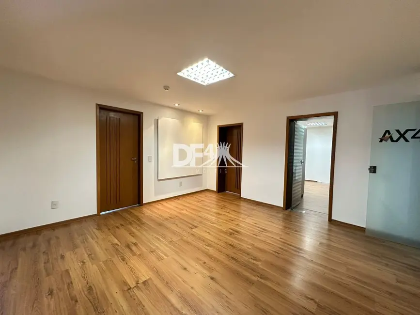 Sala Comercial para alugar, 293m2 em Asa Norte, Brasilia - DF - imagem 8 Foto 8 de Sala Comercial para alugar, 293m2 em Asa Norte, Brasilia - DF