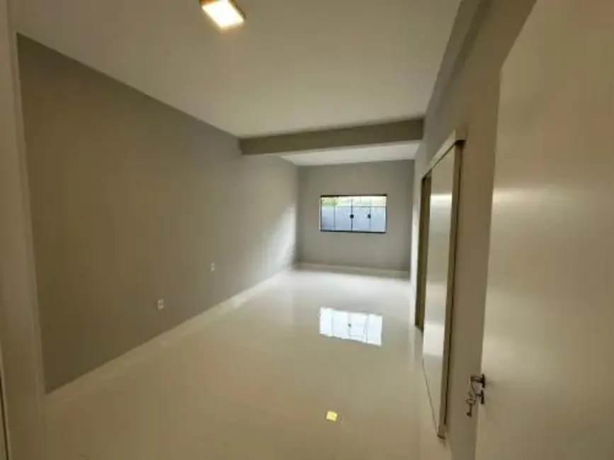 Casa com 3 quartos à venda, 160m2 em Brasilia - DF - imagem 6 Foto 6 de Casa com 3 quartos à venda, 160m2 em Brasilia - DF