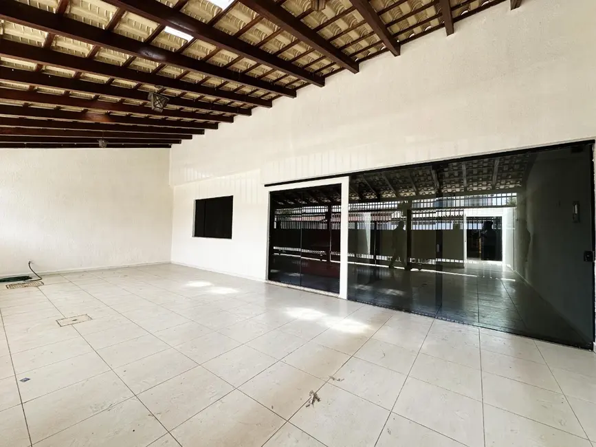Foto 1 de Casa com 3 quartos para alugar, 350m2 em Taguatinga Sul (Taguatinga), Brasilia - DF