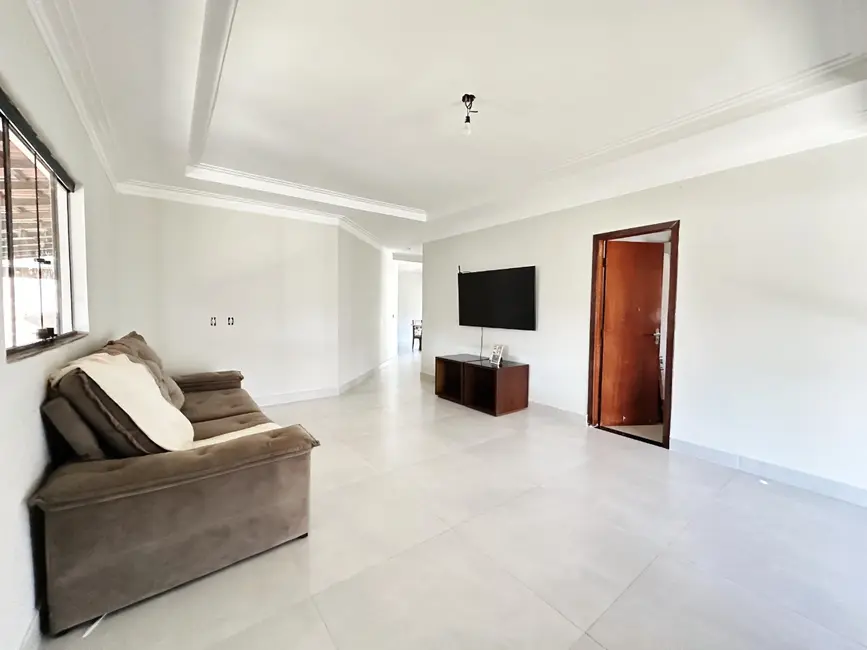 Casa de Condomínio com 4 quartos para alugar, 800m2 em Ponte Alta Norte (Gama), Brasilia - DF - imagem 2 Foto 2 de Casa de Condomínio com 4 quartos para alugar, 800m2 em Ponte Alta Norte (Gama), Brasilia - DF